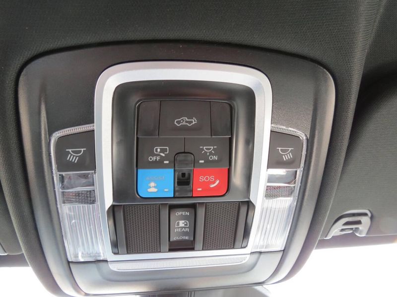 2025 RAM 1500 Big Horn Crew Cab 4x4 5