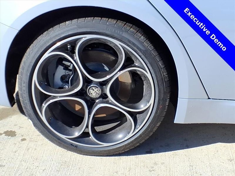 New 2025 Alfa Romeo Giulia RwdImage 6