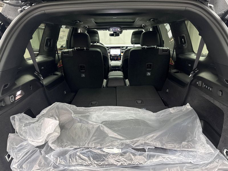2025 Jeep Grand Cherokee L Summit Reserve 4x4Image 24