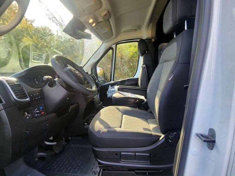 2024 RAM ProMaster 2500 Window Van Image 29