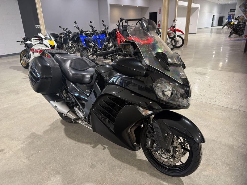 Used 2015 Kawasaki CONCOURS 14 ABS  in a BLACK exterior color. Victorville Del Amo Motorsports 760-241-7387 delamomotorsportsofvictorville.com 