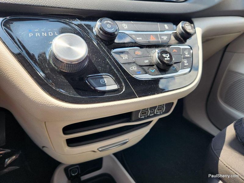 Used 2023 Chrysler Voyager LX