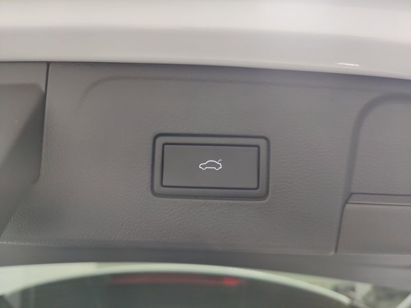 Used 2025 Volkswagen Atlas SEL Premium AWD R-Line Sunroof/NavImage 16