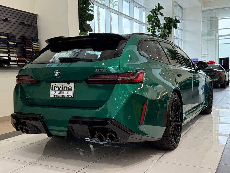 New 2026 BMW M5 BaseImage 6