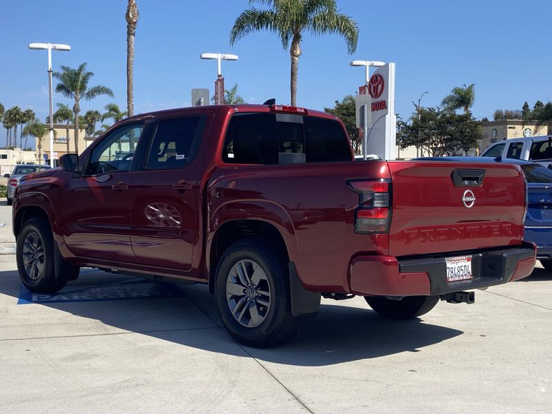 Used 2025 Nissan Frontier SVImage 5