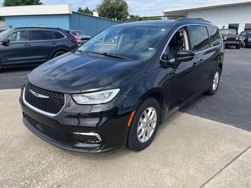 2022 Chrysler Pacifica Touring LImage 4