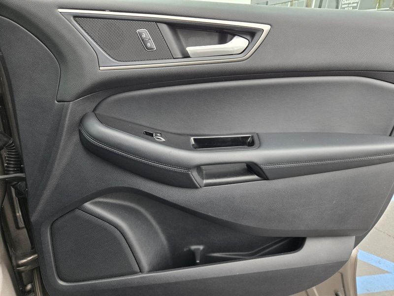 Used 2019 Ford Edge SEL FWD
