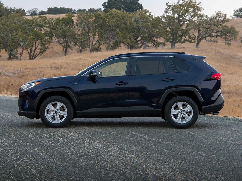 Used 2022 Toyota RAV4 Hybrid XLEImage 1