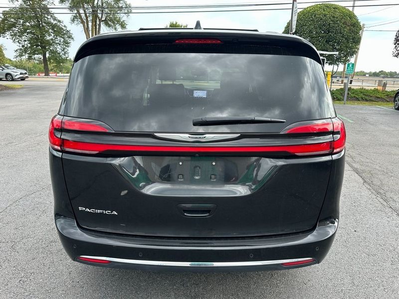 2022 Chrysler Pacifica Touring LImage 14