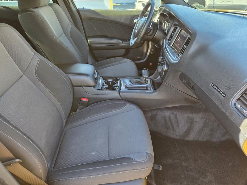 Used 2017 Dodge Charger SXT RWD