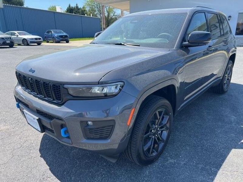 2024 Jeep Grand Cherokee Anniversary Edition 4xeImage 3