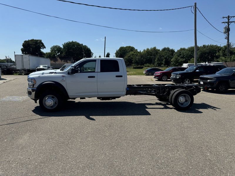 2024 RAM 5500 Tradesman Chassis Crew Cab 4x4 84