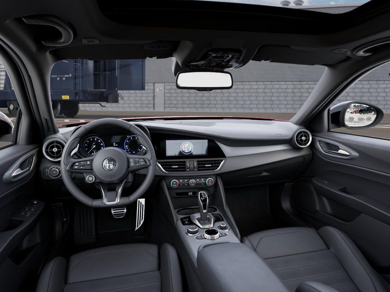 New 2026 Alfa Romeo Giulia AwdImage 8
