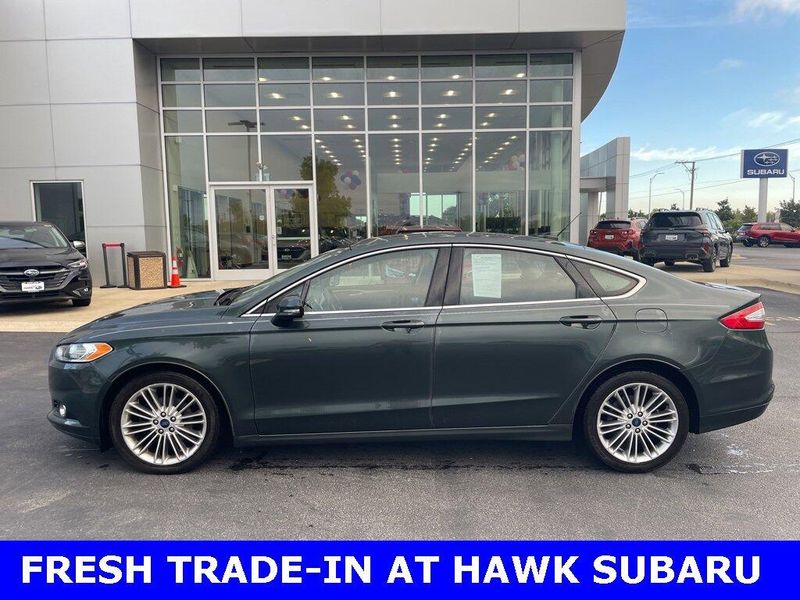 2015 Ford Fusion SE photo 2