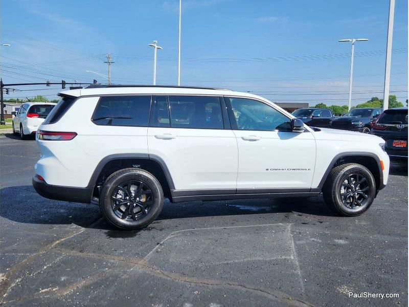 New 2026 Jeep Grand Cherokee L Laredo Altitude 4x4