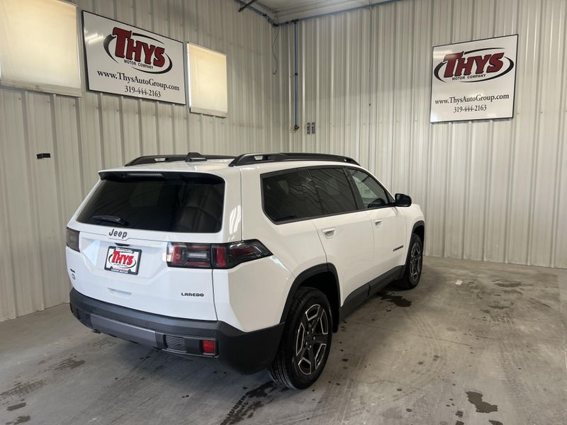 New 2026 Jeep Cherokee LaredoImage 4