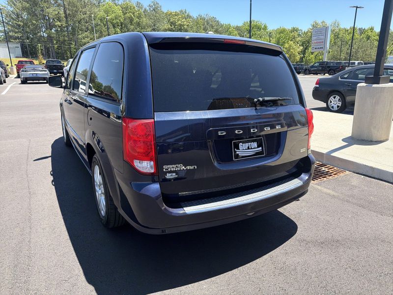 Used 2016 Dodge Grand Caravan SEImage 15