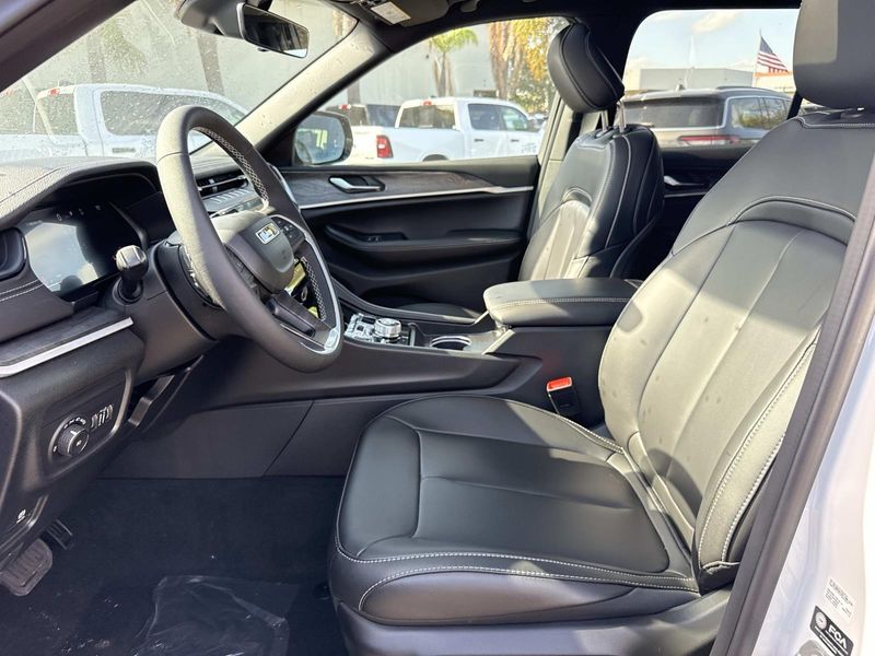 New 2026 Jeep Grand Cherokee Limited 4x4