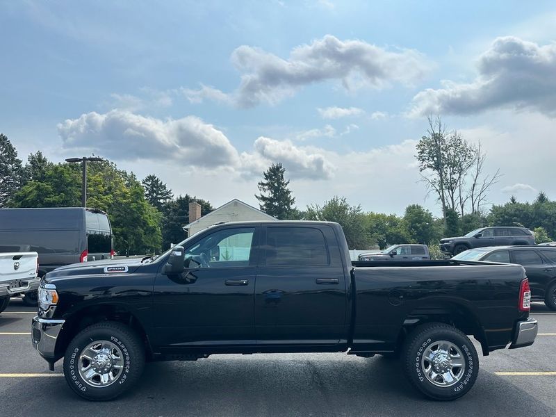 2024 RAM 2500 Tradesman Crew Cab 4x4 6