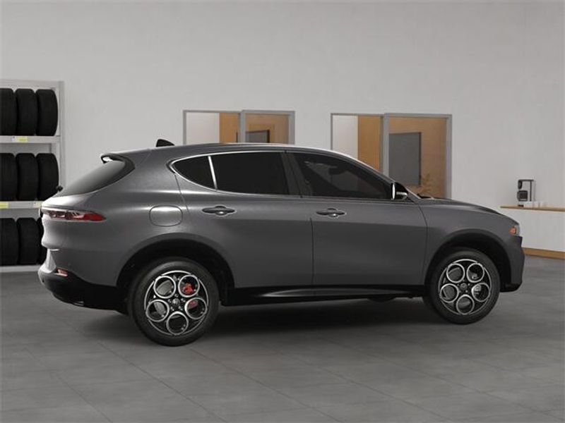 2025 Alfa Romeo Tonale photo 4