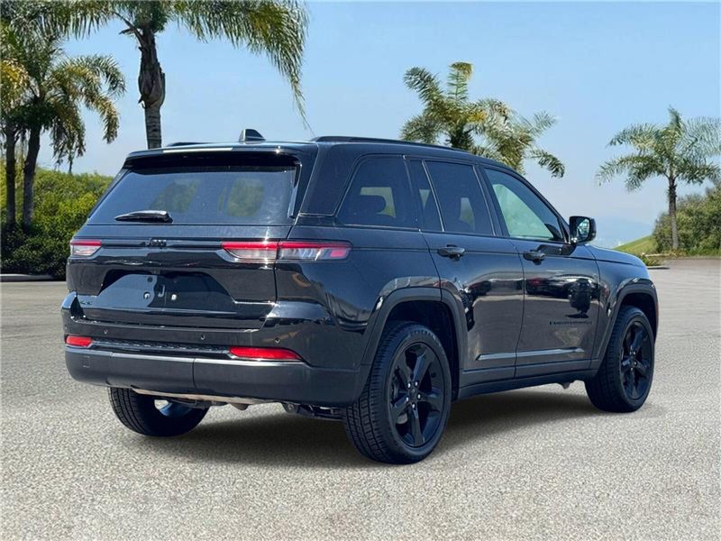 Used 2023 Jeep Grand Cherokee Altitude 4x4