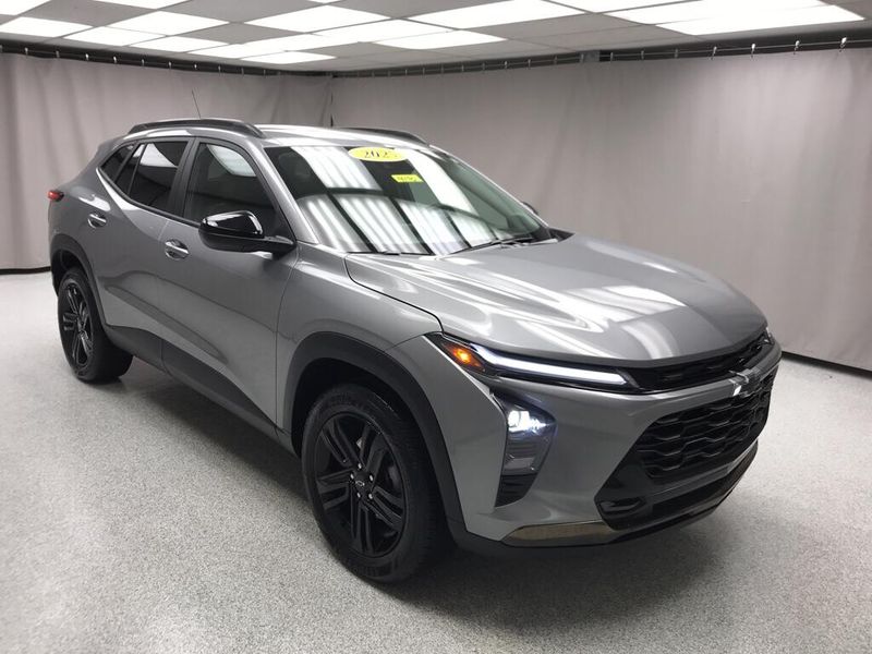 Used 2025 Chevrolet Trax ActivImage 5