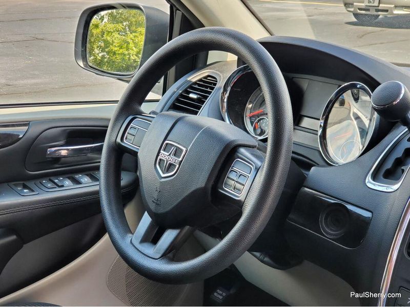 Used 2020 Dodge Grand Caravan SEImage 30