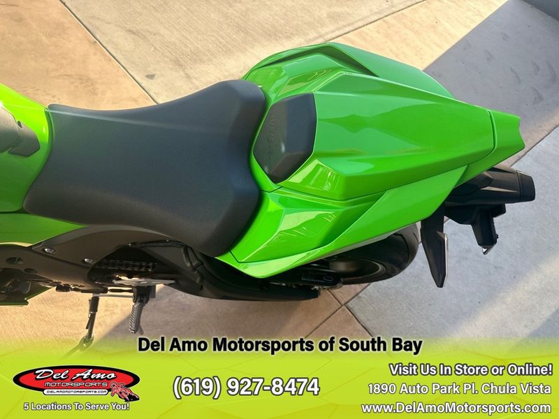 2024 Kawasaki ZX1002TRFNL-GN1  in a LIME GREEN/EBONY exterior color. Del Amo Motorsports of South Bay (619) 547-1937 delamomotorsports.com 