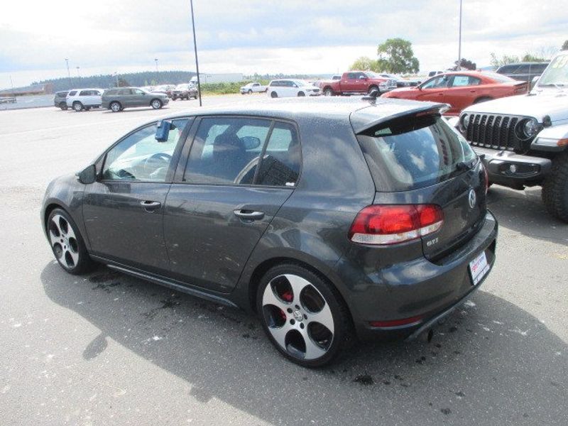 2010 Volkswagen GTI Image 12