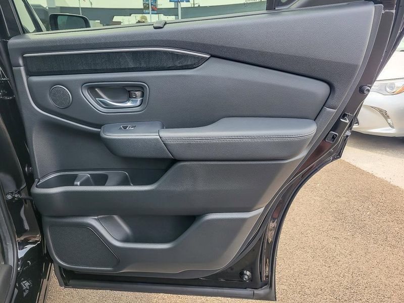 2025 Honda Pilot Elite photo 25