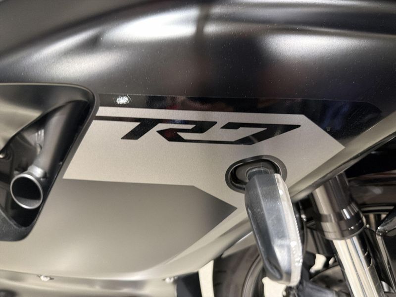 Used 2025 Yamaha YZF-R7 CA Image 27