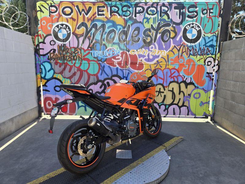 Used 2023 KTM RC 390 Image 5