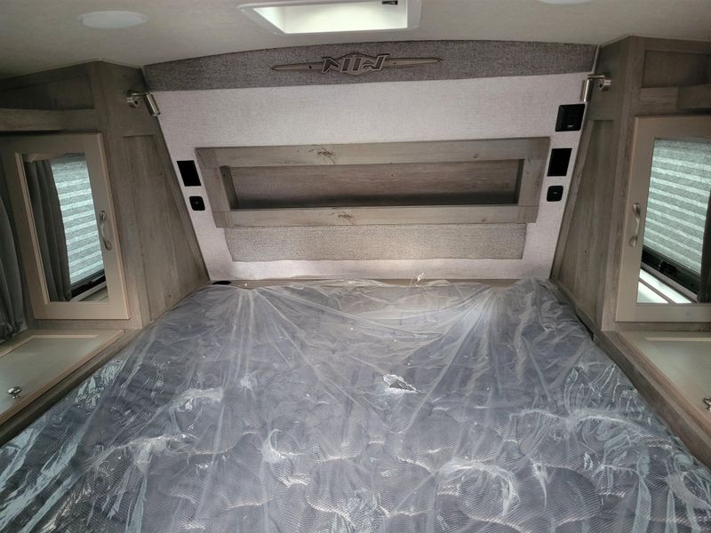 New 2026 NORTHWOOD MFG Arctic Fox 865Image 4