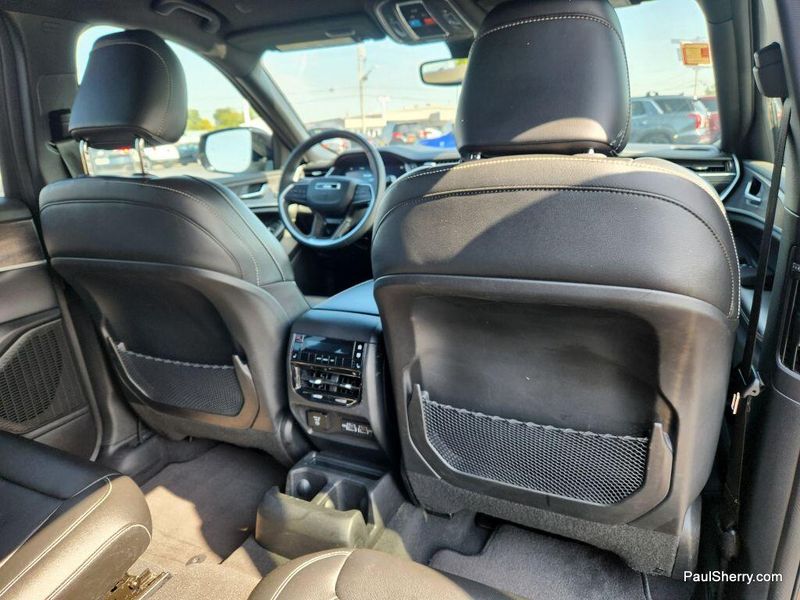 Used 2024 Jeep Grand Cherokee L Limited Black