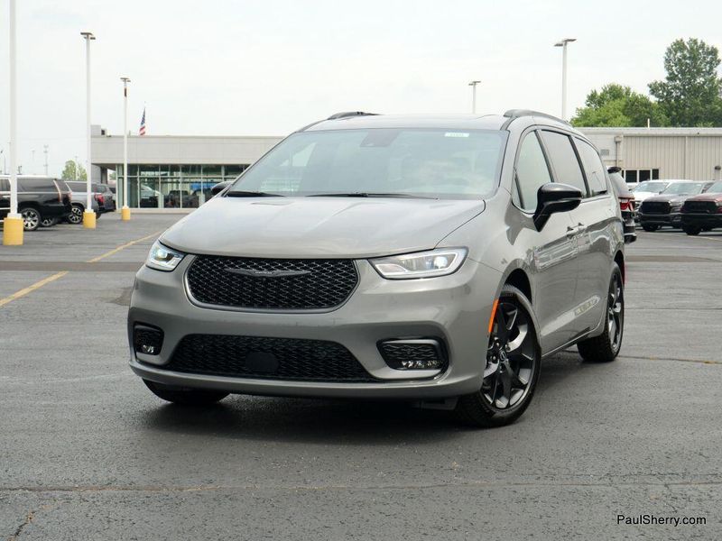 New 2025 Chrysler Pacifica LimitedImage 7