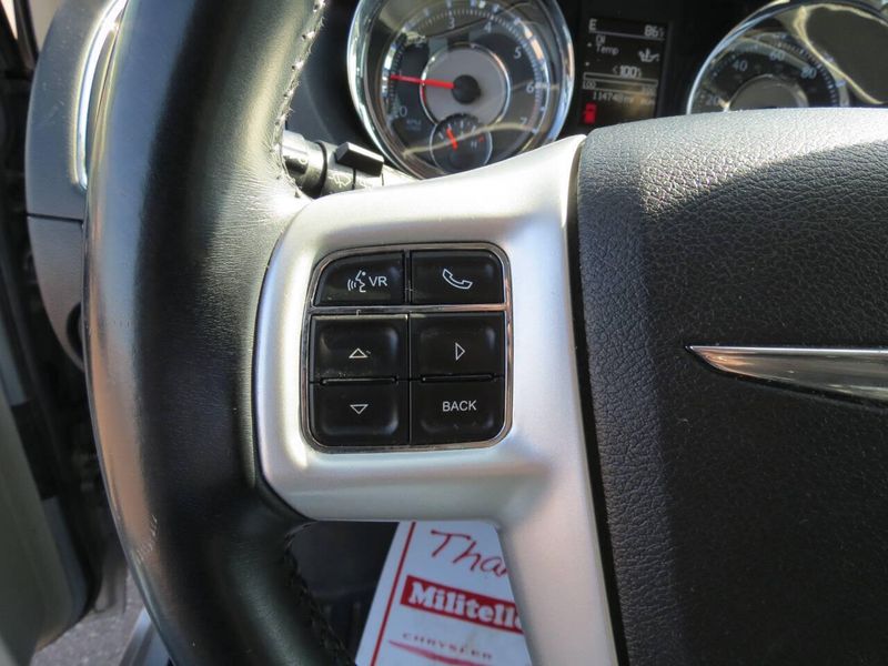 Used 2014 Chrysler Town & Country Touring 4dr Mini VanImage 12