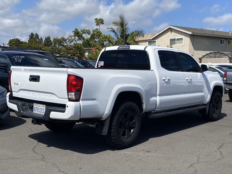 2017 Toyota Tacoma TRD SportImage 3