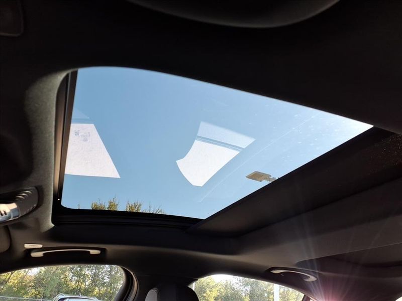 New 2025 Alfa Romeo Giulia RWDImage 16