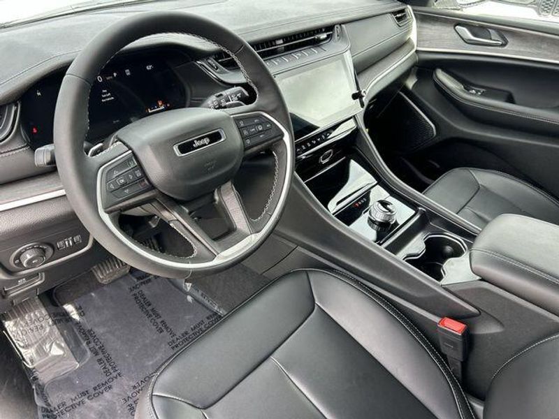 New 2026 Jeep Grand Cherokee Limited 4x2Image 15