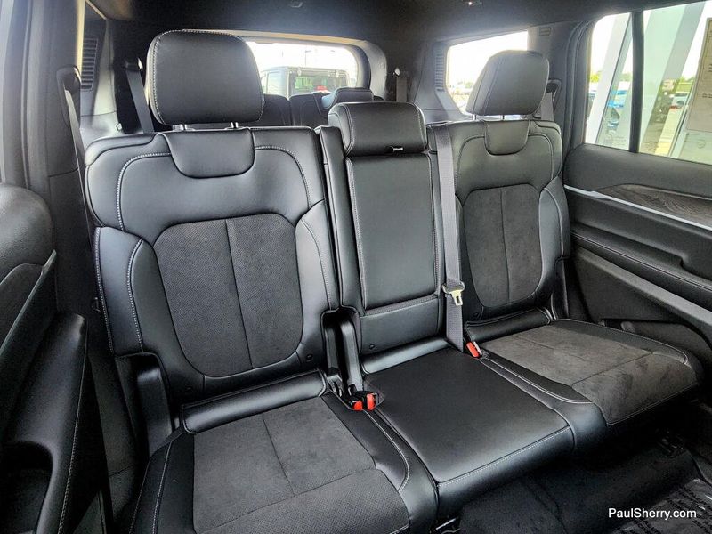 New 2026 Jeep Grand Cherokee L Laredo Altitude 4x4