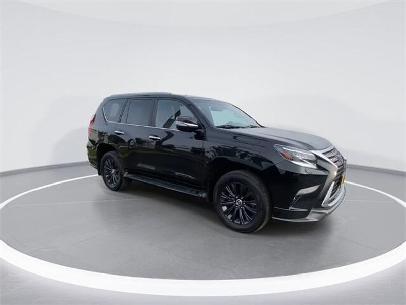 2022 Lexus GX 460 LuxuryImage 2