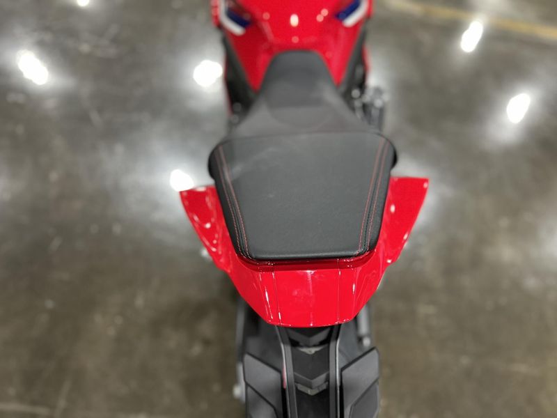 New 2024 Honda CBR650R ABS Image 4