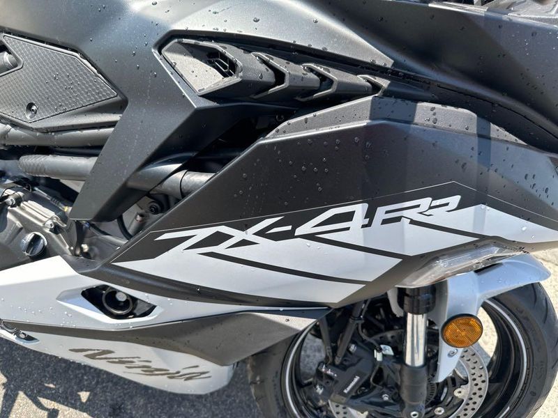 2025 Kawasaki NINJA ZX4RR ABS 