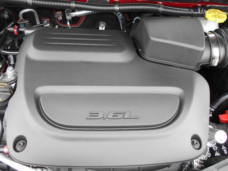 2025 Chrysler Pacifica SelectImage 5