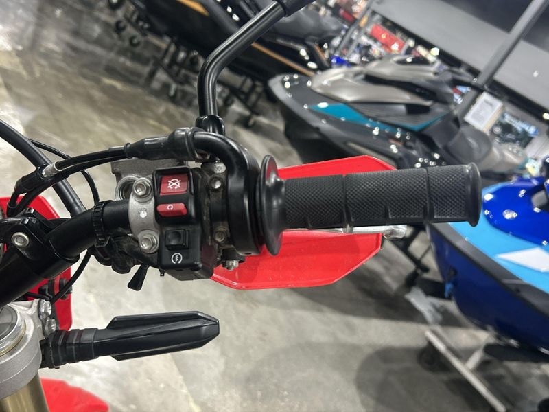 2021 Honda CRF450RL  in a RED exterior color. Del Amo Motorsports of Redondo Beach (424) 390-7811 delamomotorsports.com 