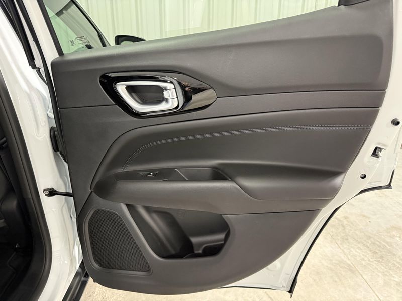 New 2026 Jeep Compass Latitude Altitude 4x4Image 9