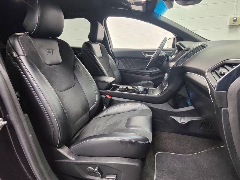 2019 Ford Edge ST AWDImage 4