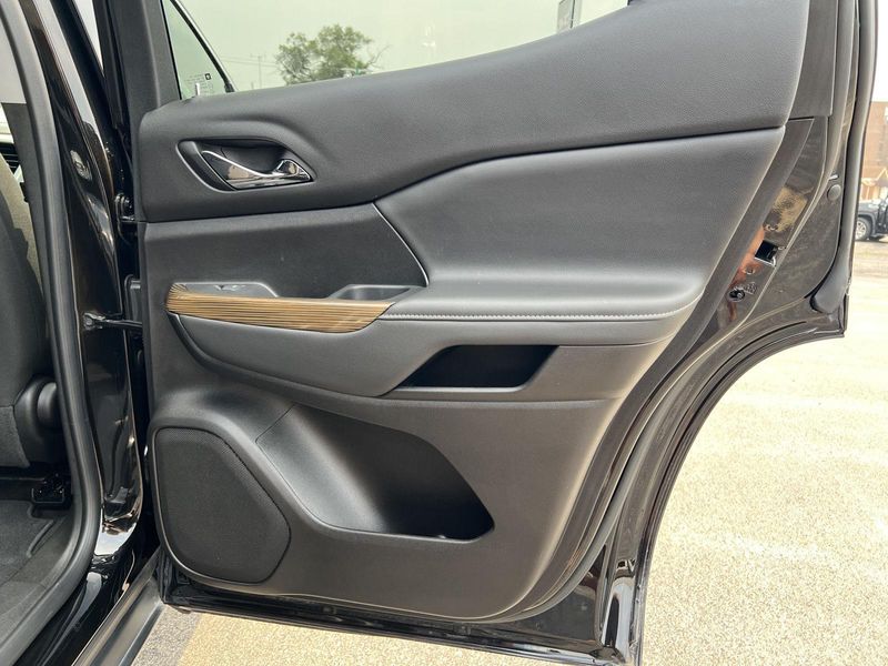 Used 2023 GMC Acadia SLE