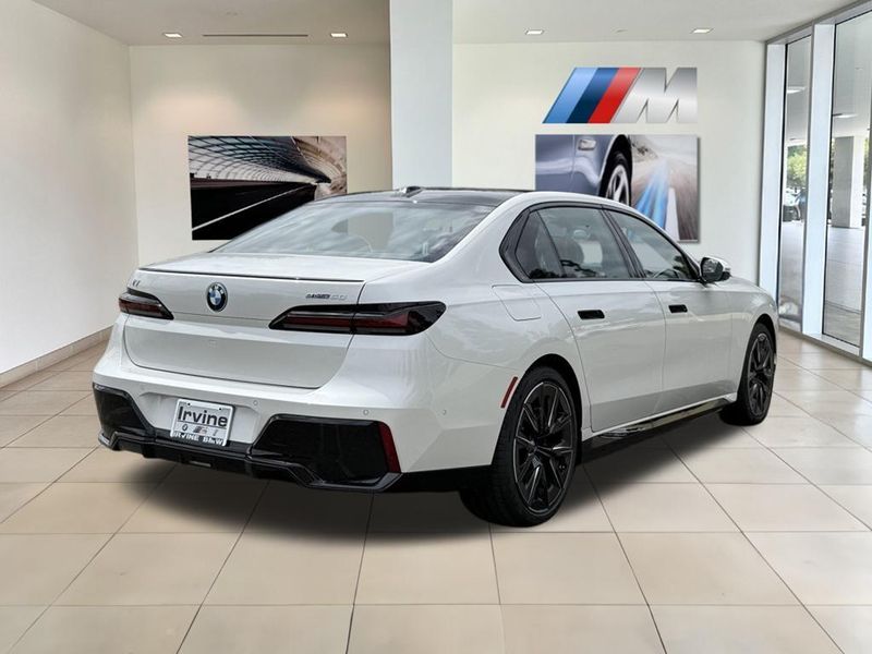 2025 BMW i7 eDrive50Image 6