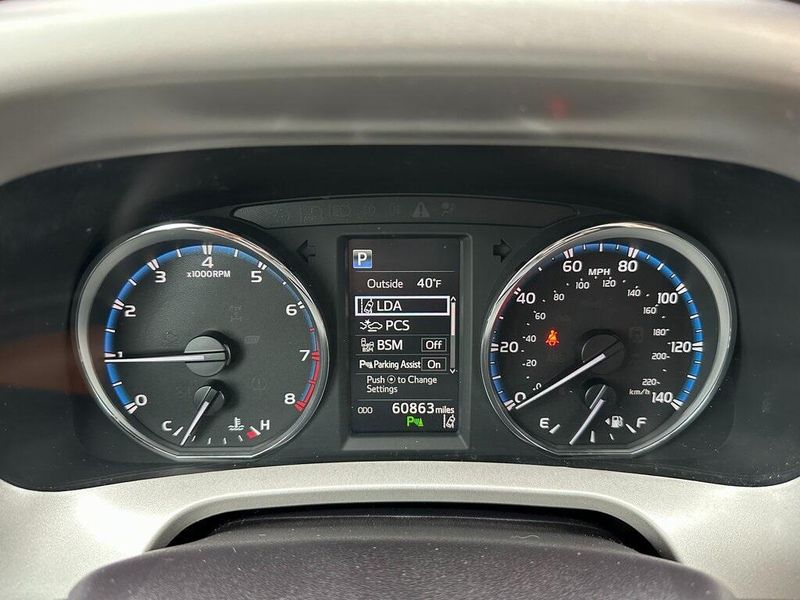 2018 Toyota RAV4 LimitedImage 33